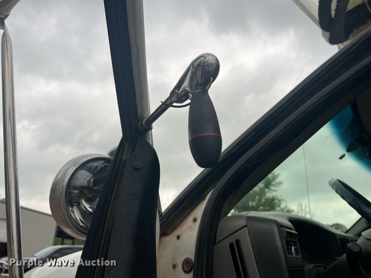 image for item EL2045 2009 Ford F750 bucket truck