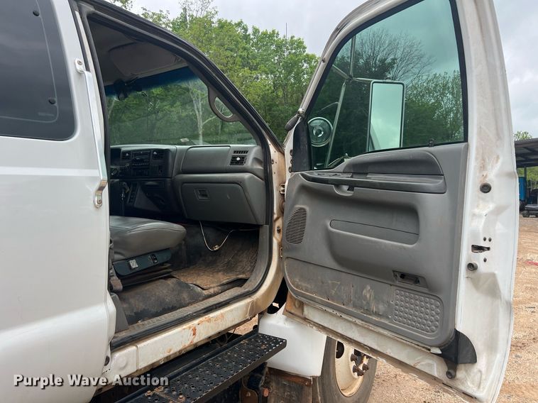 image for item EL2045 2009 Ford F750 bucket truck