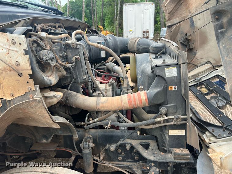 image for item EL2045 2009 Ford F750 bucket truck