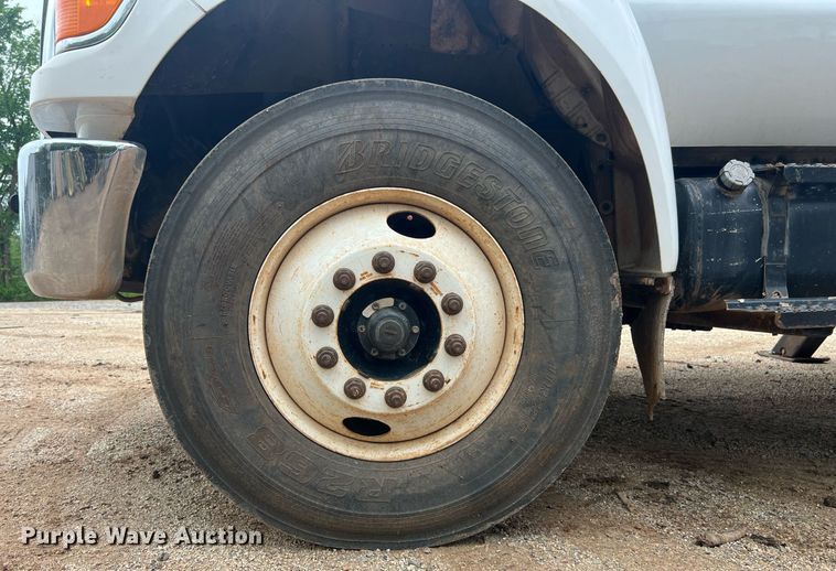 image for item EL2045 2009 Ford F750 bucket truck