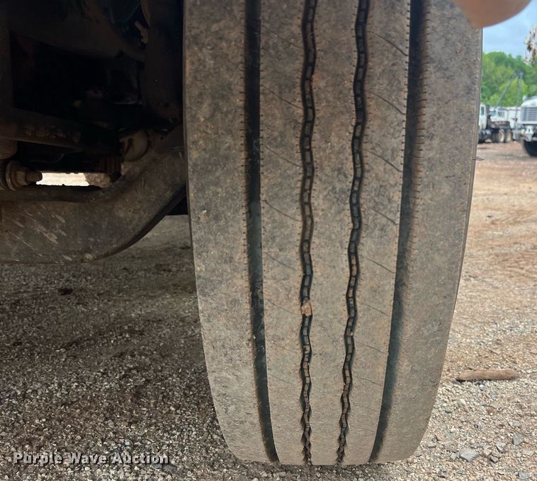 image for item EL2045 2009 Ford F750 bucket truck