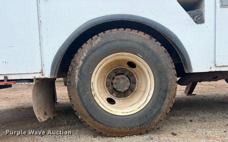 image for item EL2045 2009 Ford F750 bucket truck