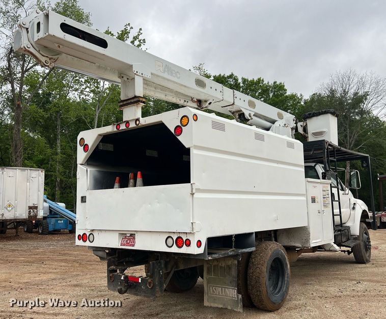 image for item EL2047 2006 Ford F750 forestry bucket truck