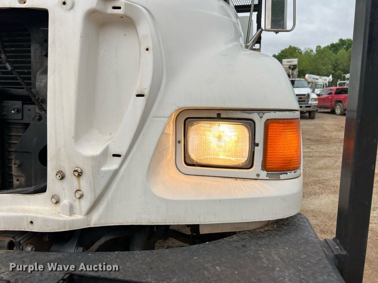 image for item EL2047 2006 Ford F750 forestry bucket truck