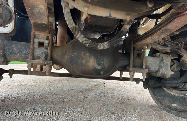 image for item EL2047 2006 Ford F750 forestry bucket truck