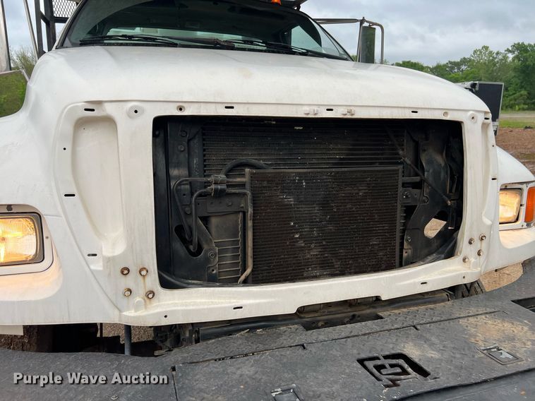 image for item EL2047 2006 Ford F750 forestry bucket truck