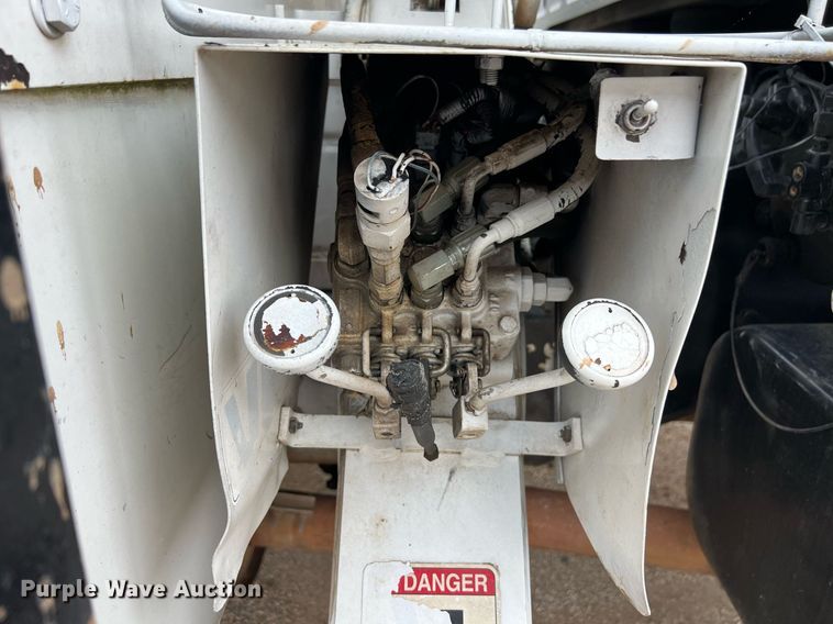 image for item EL2047 2006 Ford F750 forestry bucket truck