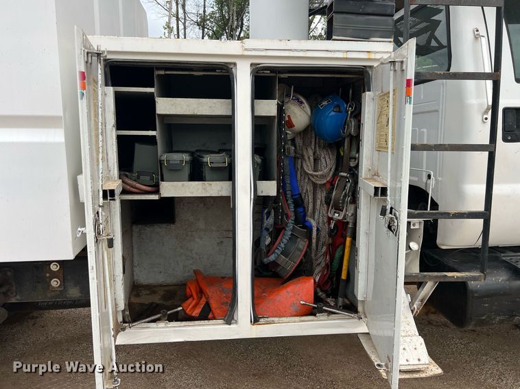 image for item EL2047 2006 Ford F750 forestry bucket truck