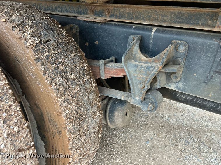 image for item EL2047 2006 Ford F750 forestry bucket truck