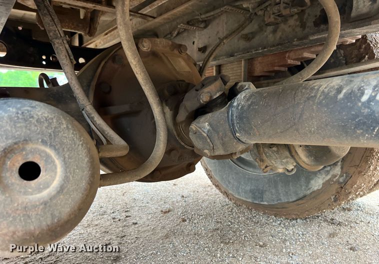 image for item EL2047 2006 Ford F750 forestry bucket truck