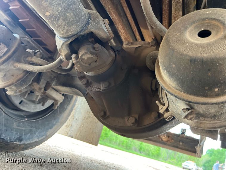 image for item EL2047 2006 Ford F750 forestry bucket truck