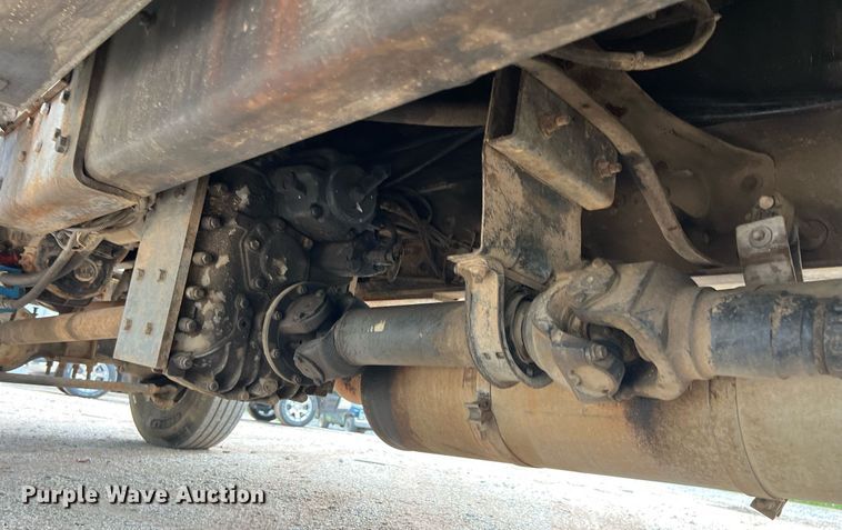 image for item EL2047 2006 Ford F750 forestry bucket truck