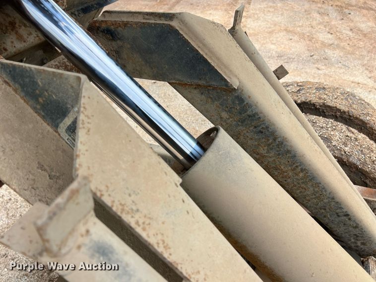 image for item EL2047 2006 Ford F750 forestry bucket truck