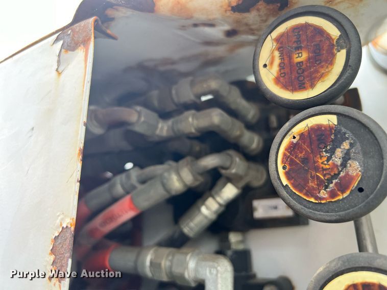 image for item EL2047 2006 Ford F750 forestry bucket truck