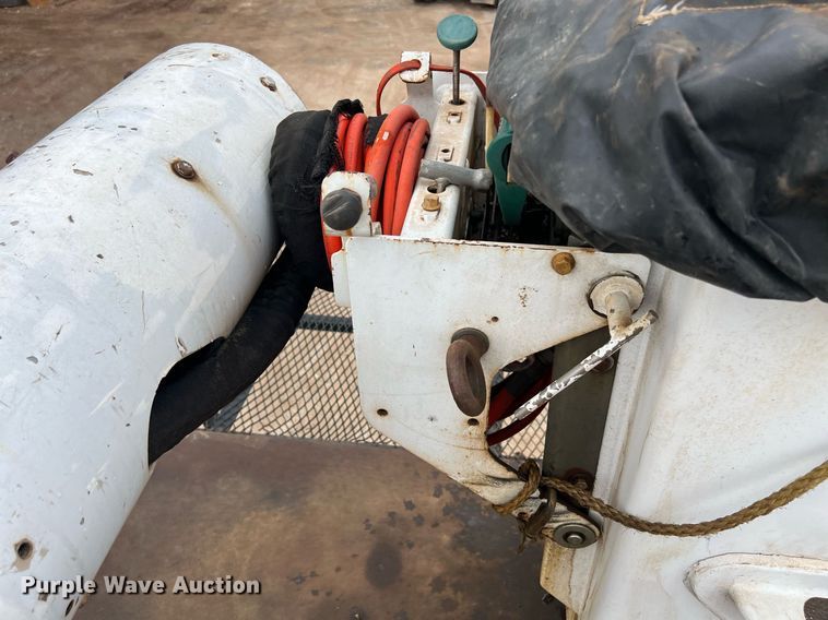 image for item EL2047 2006 Ford F750 forestry bucket truck