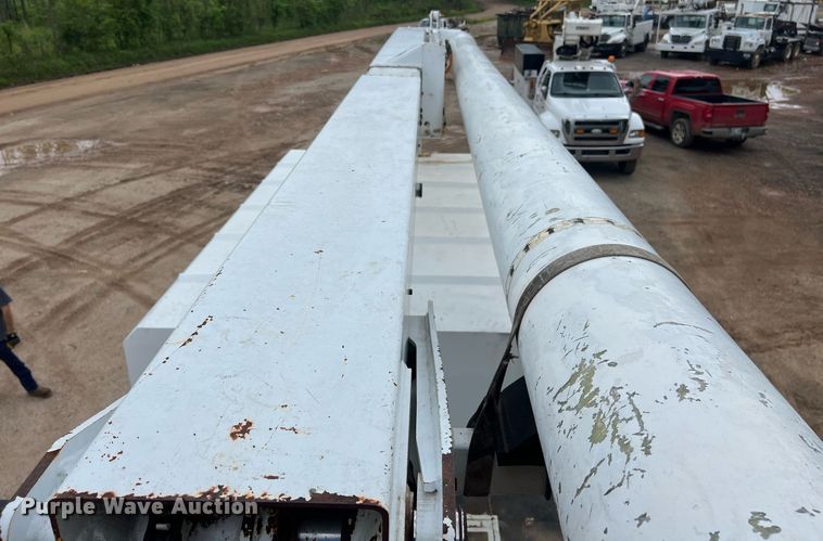 image for item EL2047 2006 Ford F750 forestry bucket truck