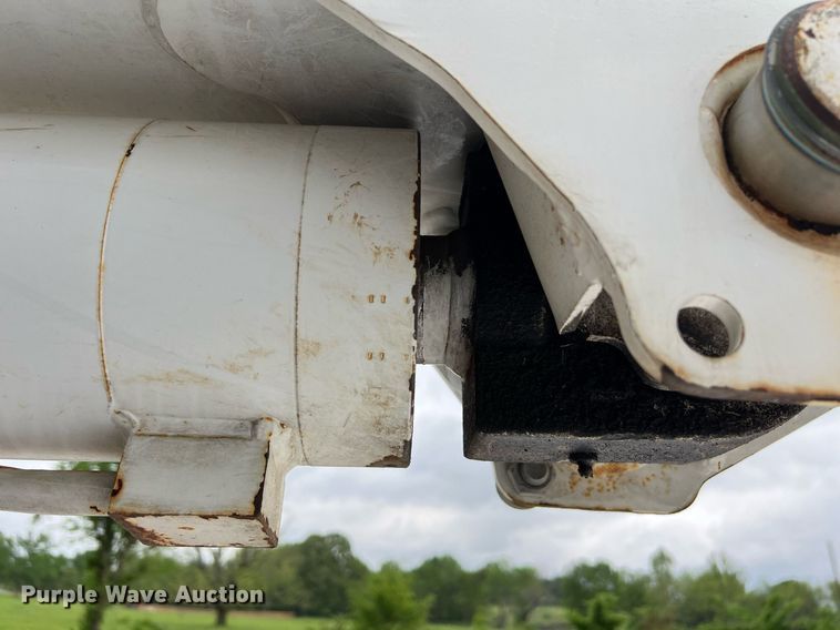 image for item EL2047 2006 Ford F750 forestry bucket truck