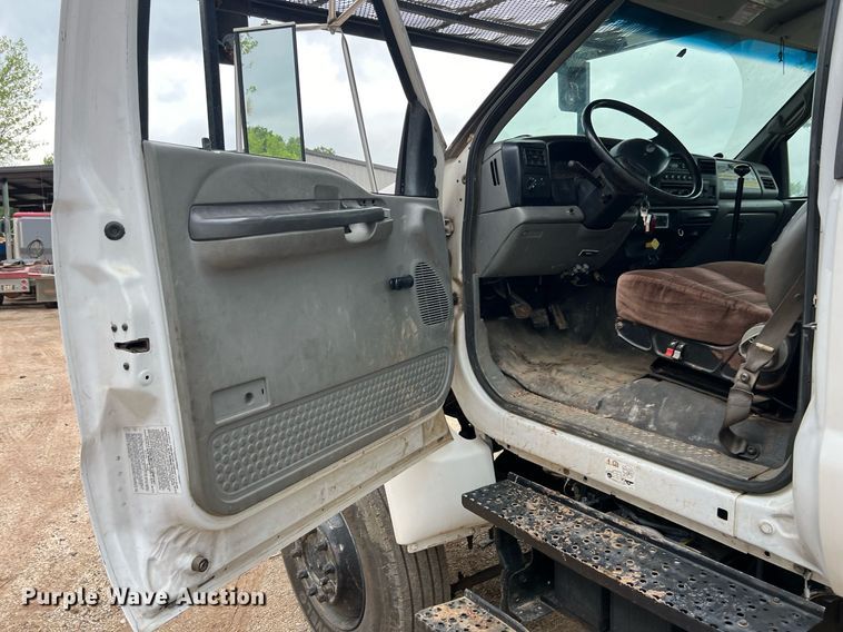 image for item EL2047 2006 Ford F750 forestry bucket truck