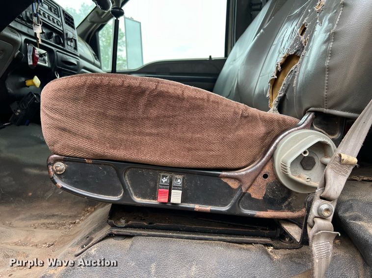 image for item EL2047 2006 Ford F750 forestry bucket truck