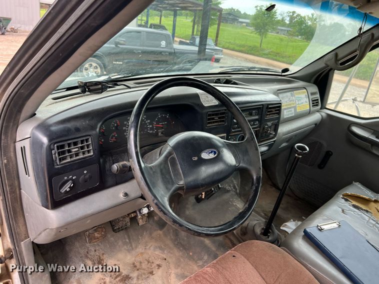 image for item EL2047 2006 Ford F750 forestry bucket truck