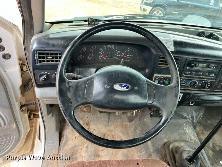 image for item EL2047 2006 Ford F750 forestry bucket truck