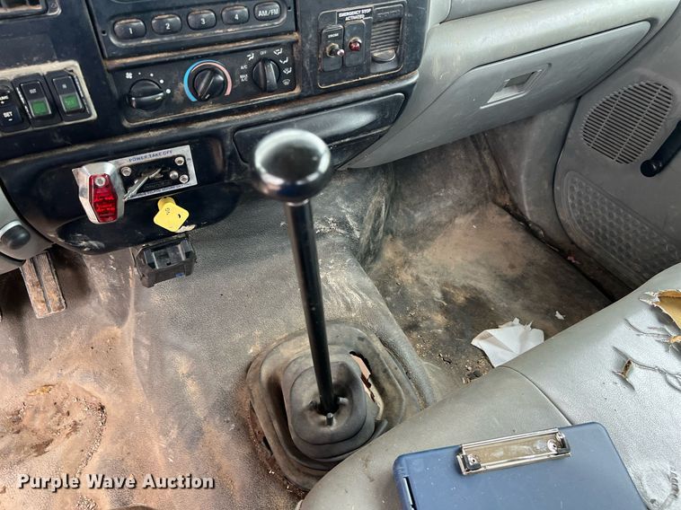 image for item EL2047 2006 Ford F750 forestry bucket truck