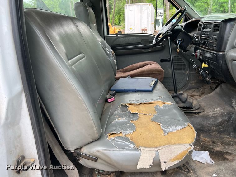 image for item EL2047 2006 Ford F750 forestry bucket truck