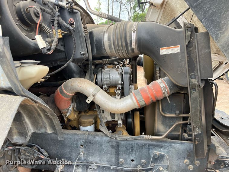 image for item EL2047 2006 Ford F750 forestry bucket truck