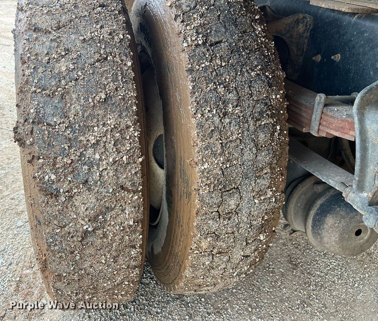 image for item EL2047 2006 Ford F750 forestry bucket truck