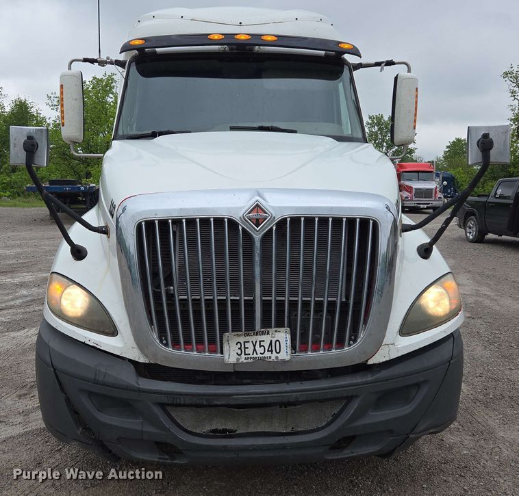 image for item EL2066 2010 International ProStar semi truck