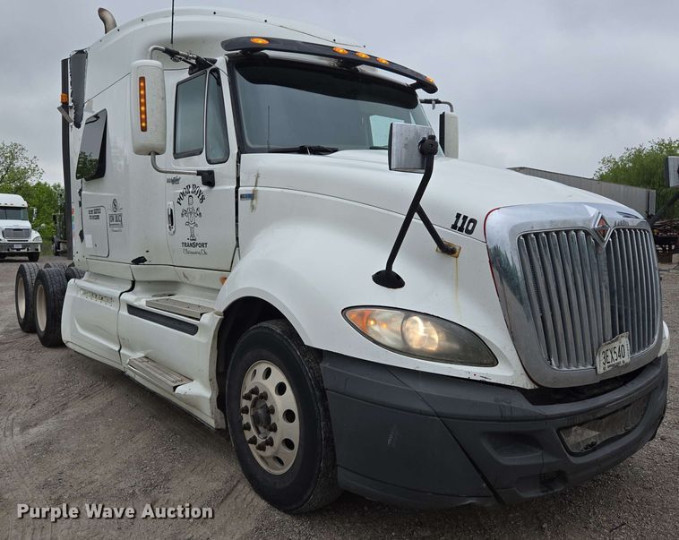 image for item EL2066 2010 International ProStar semi truck