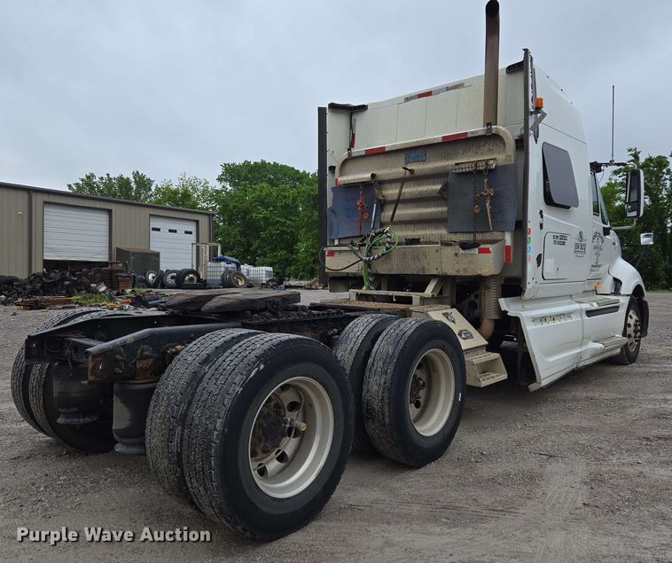 image for item EL2066 2010 International ProStar semi truck