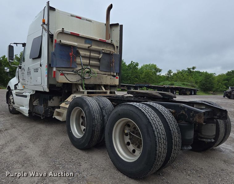 image for item EL2066 2010 International ProStar semi truck