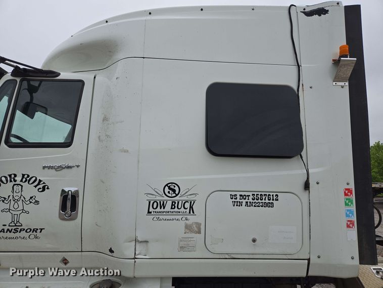 image for item EL2066 2010 International ProStar semi truck