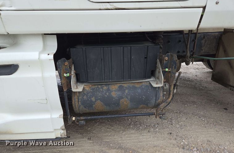 image for item EL2066 2010 International ProStar semi truck