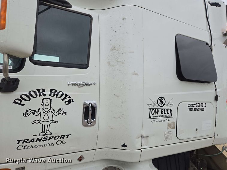 image for item EL2066 2010 International ProStar semi truck