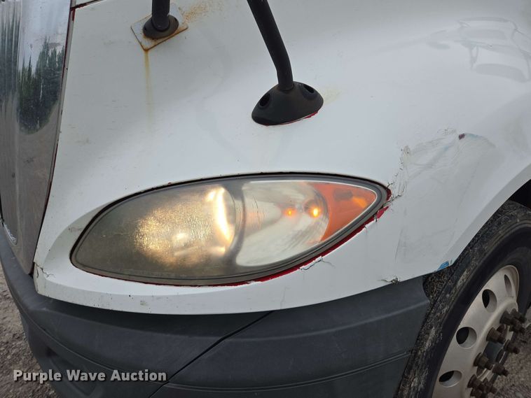 image for item EL2066 2010 International ProStar semi truck