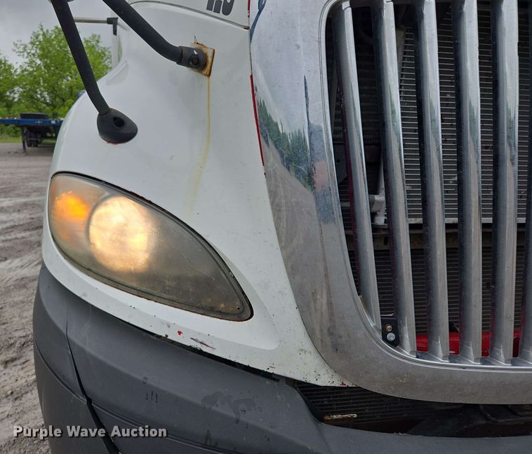 image for item EL2066 2010 International ProStar semi truck