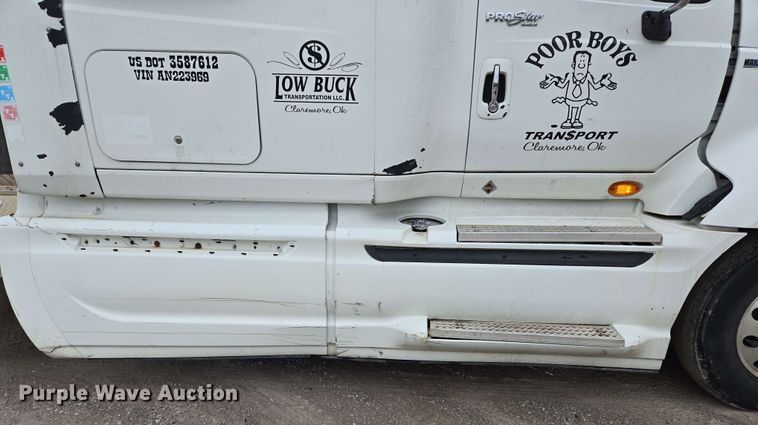 image for item EL2066 2010 International ProStar semi truck