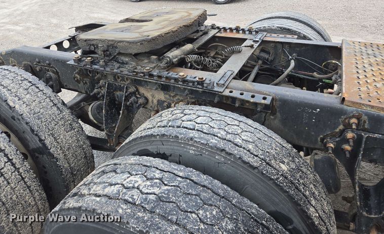 image for item EL2066 2010 International ProStar semi truck