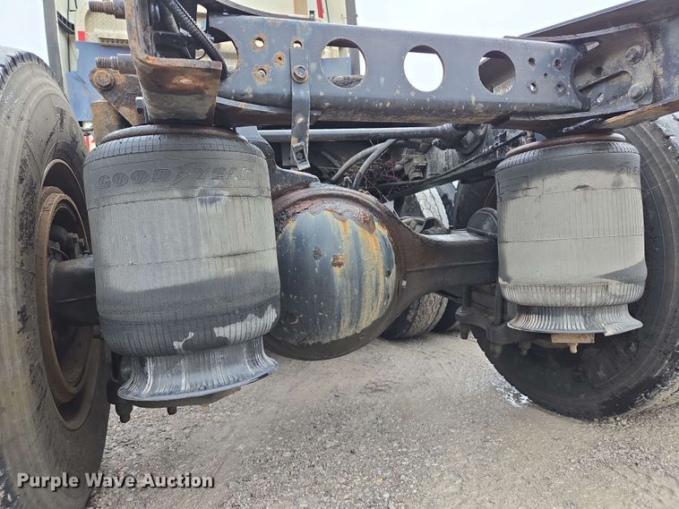 image for item EL2066 2010 International ProStar semi truck