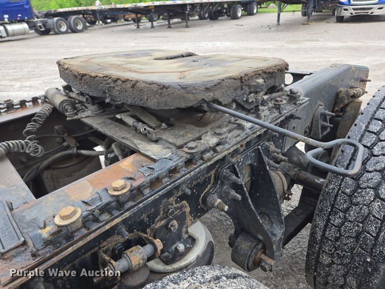 image for item EL2066 2010 International ProStar semi truck