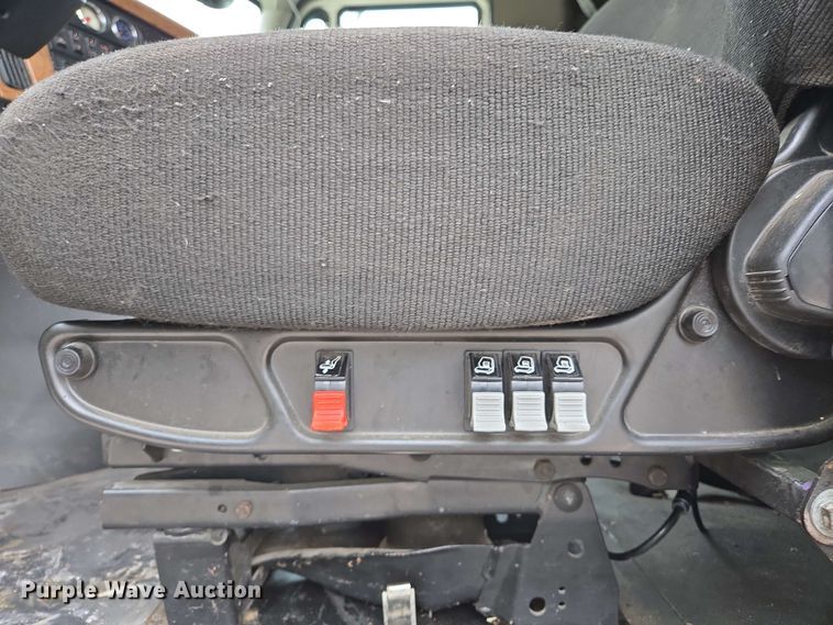 image for item EL2066 2010 International ProStar semi truck