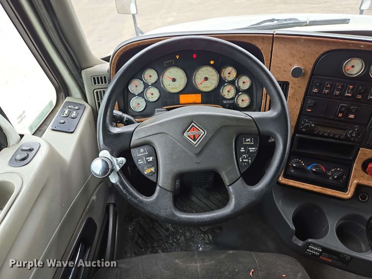 image for item EL2066 2010 International ProStar semi truck