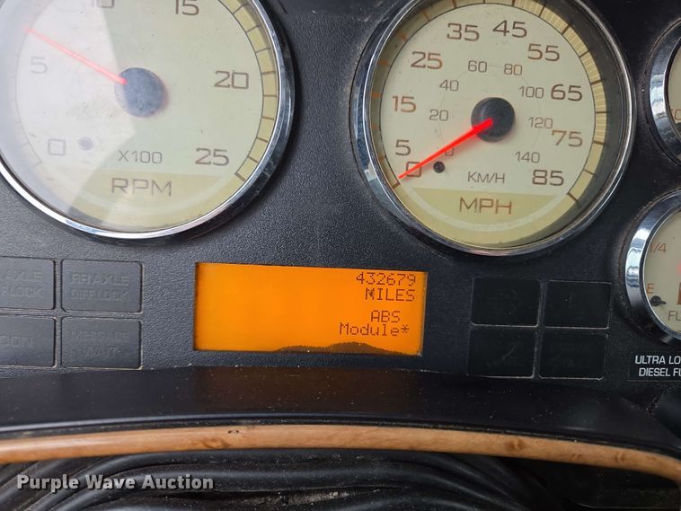 image for item EL2066 2010 International ProStar semi truck