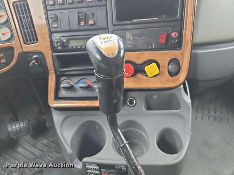 image for item EL2066 2010 International ProStar semi truck