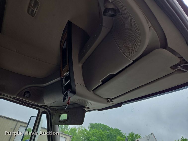 image for item EL2066 2010 International ProStar semi truck