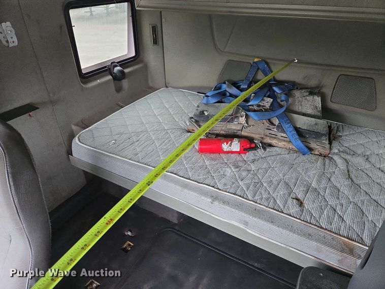 image for item EL2066 2010 International ProStar semi truck