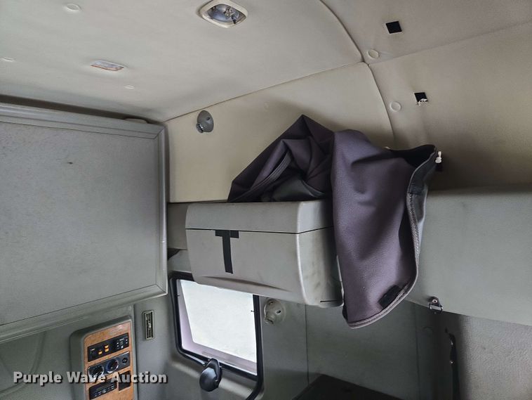 image for item EL2066 2010 International ProStar semi truck