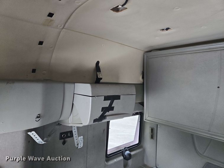 image for item EL2066 2010 International ProStar semi truck